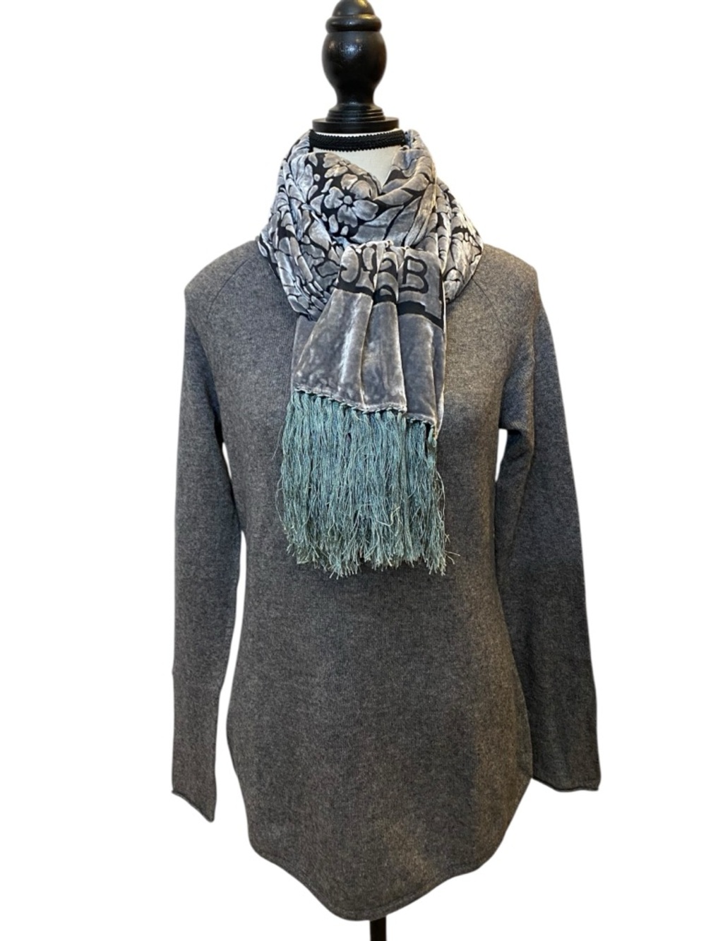 Celeste wool (90%) cashmere (10%) blend grey sweater EUC Size M classic chic